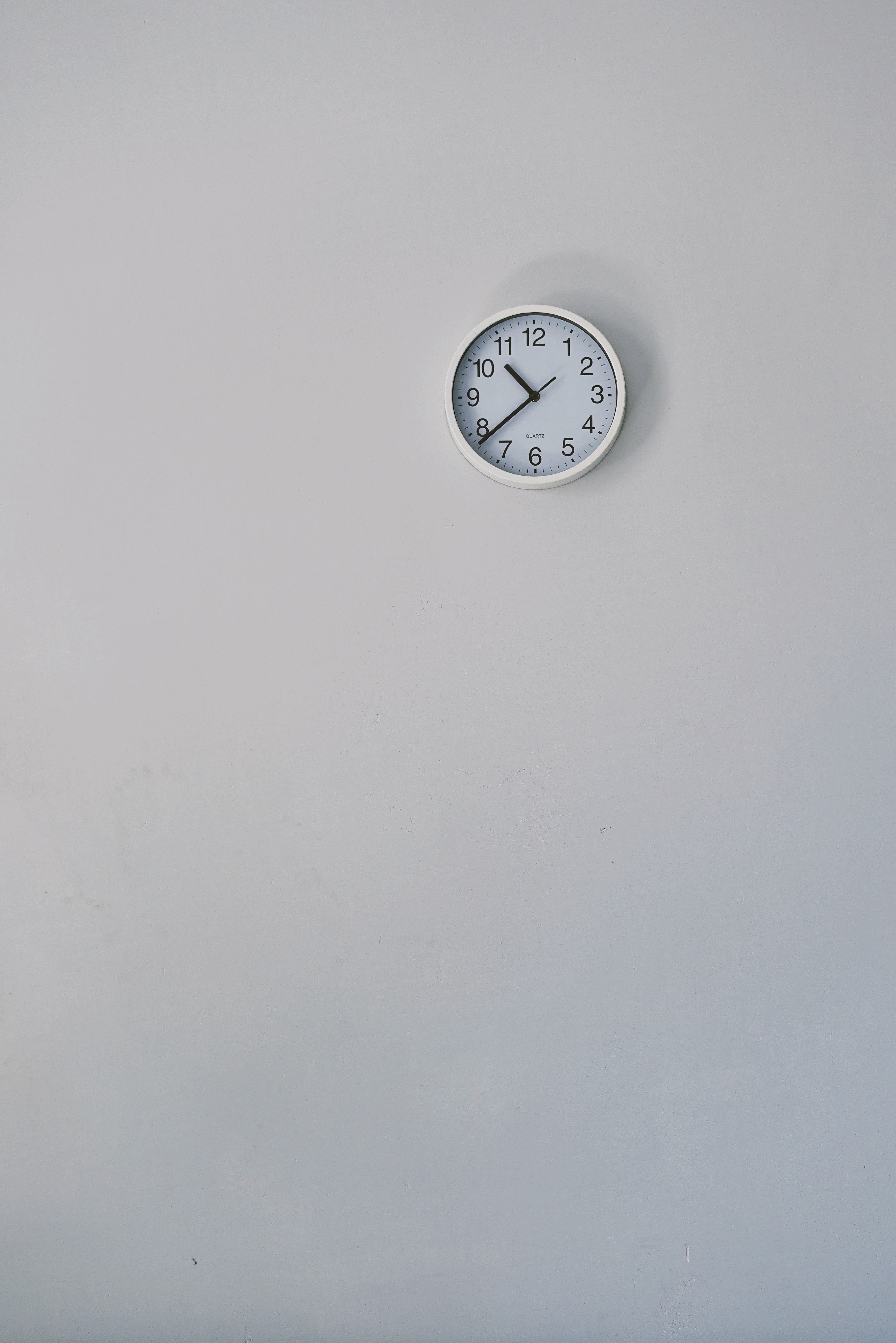 Minimalist wall clock