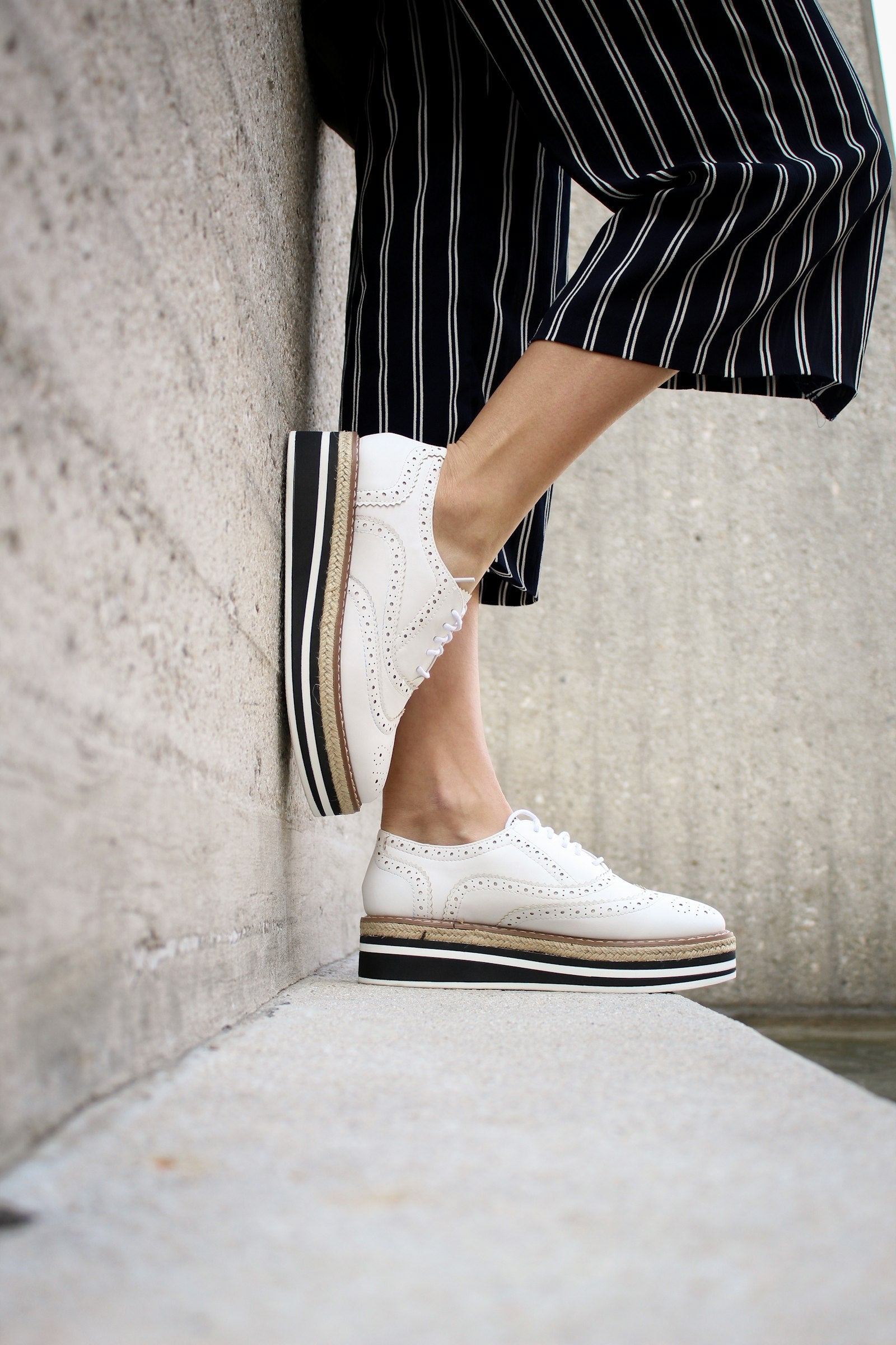 Women's platform sneakers