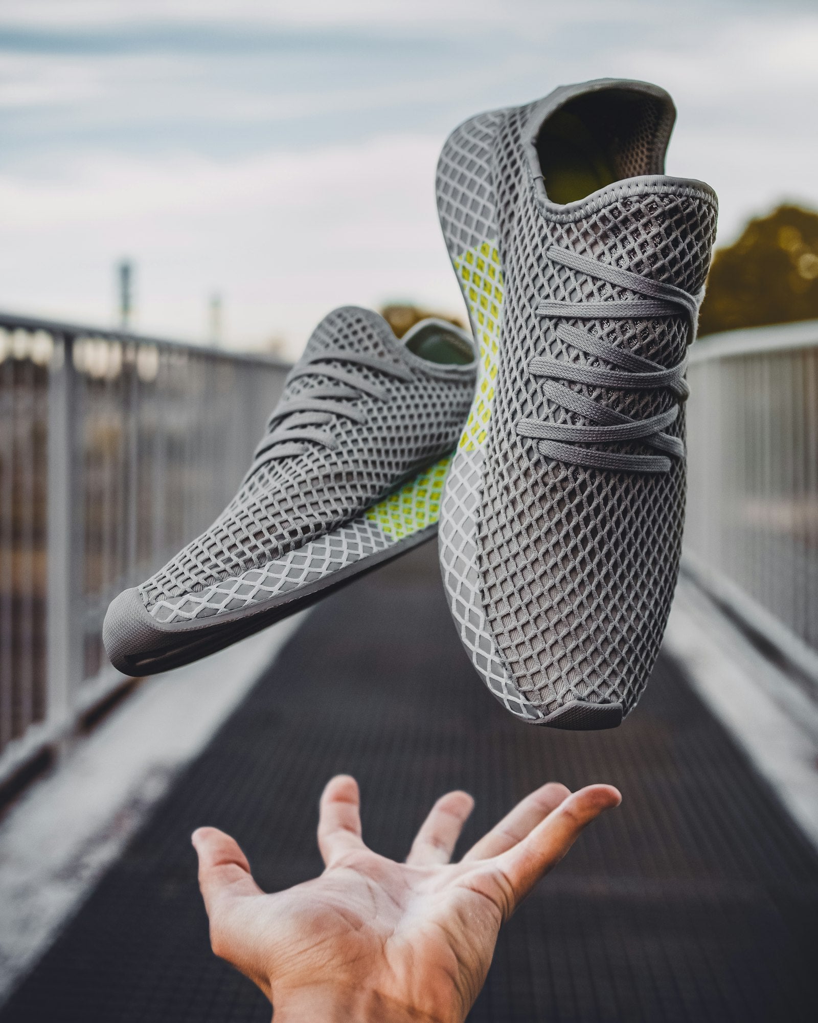 Men's running shoes